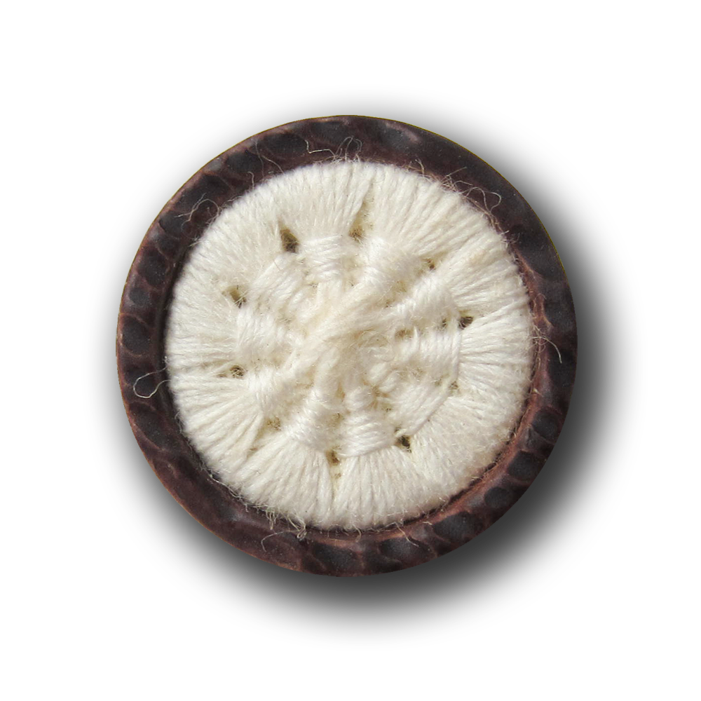 Toller brauner Knopf in Horn Optik mit Zwirn Knopf