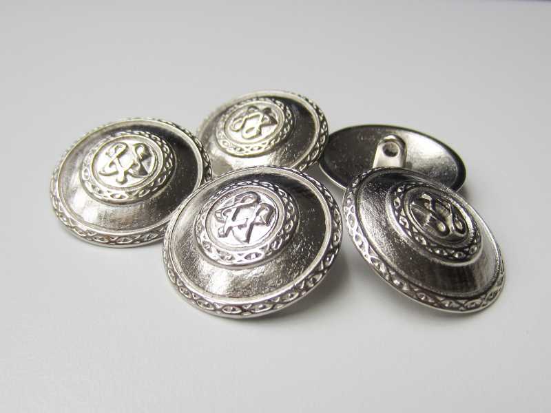 Silberfarbener Metall Knopf mit Symbol & Zierbändern