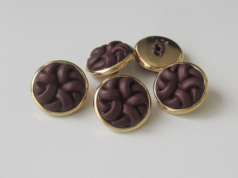 www.Knopfparadies.de - 5187bo - Ausgefallene Kunststoffknöpfe in Gold & Rotbraun