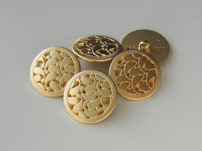 Toller Metall Ösen Knopf mit Paisley Durchbruch Muster