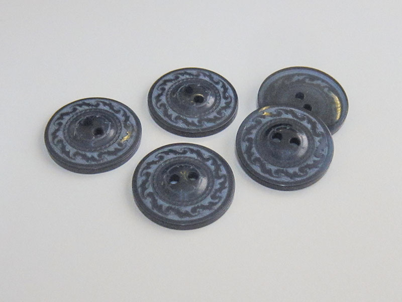 www.Knopfparadies.de - 5088db - Romantische Zweilochknöpfe aus Kunststoff in Dunkelblau