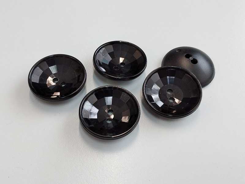 www.knopfparadies.de - 0056db- Dunkelbraune (fast schwarze) Kunststoffknöpfe, fast wie Glasknöpfe