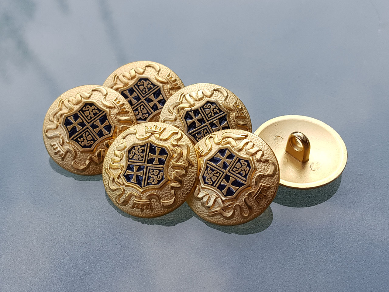 www.knopfparadies.de - 0954bg - Edle Metallknöpfe mit Wappen und Krone