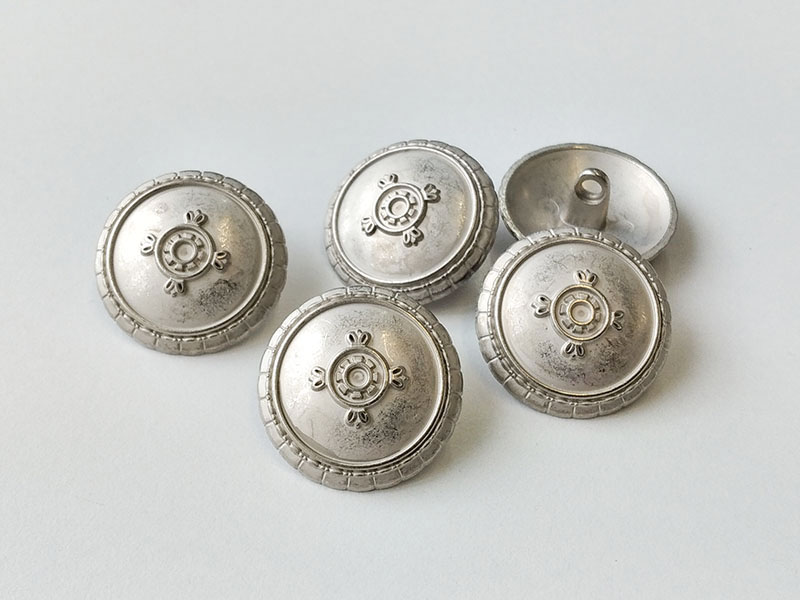 www.knopfparadies.de - 2382si - Silberfarbene, mondäne Metallknöpfe - B-Ware!