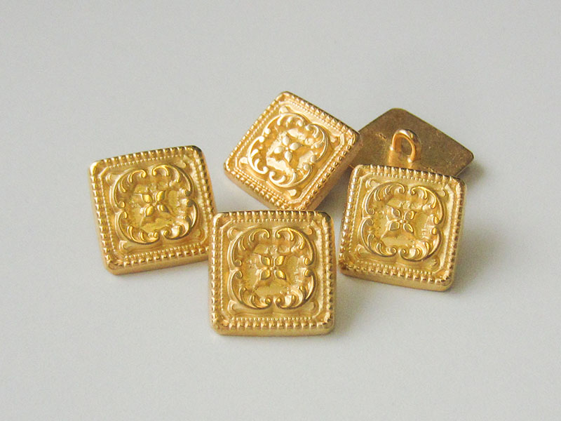 www.knopfparadies.de - 0244g - Goldfarbene quadratische Ösen Knöpfe