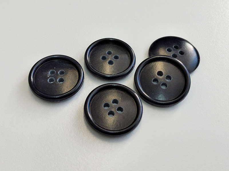 www.knopfparadies.de - 4510db - Dunkelblaue, fast schwarze Kunststoffknöpfe - B-WARE