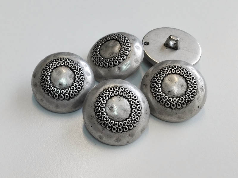 www.knopfparadies.de - 6473as - Altsilberfarbene Kunststoffknöpfe, fast wie alte Metallknöpfe