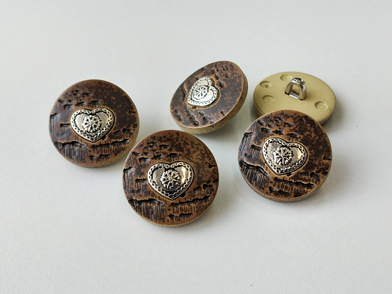 www.knopfparadies.de - 2578br - Hübsche Trachtenknöpfe aus Kunststoff