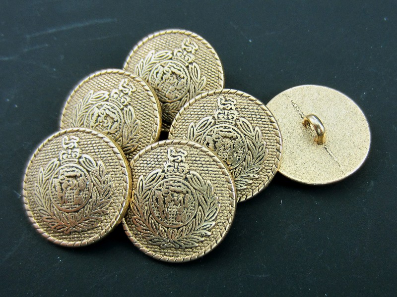 Altgoldfarbene Blazerknöpfe