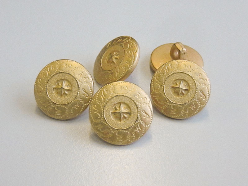 www.knopfparadies.de - 5398mg - Matt goldfarbene Kunststoffknöpfe mit Kompass Motiv