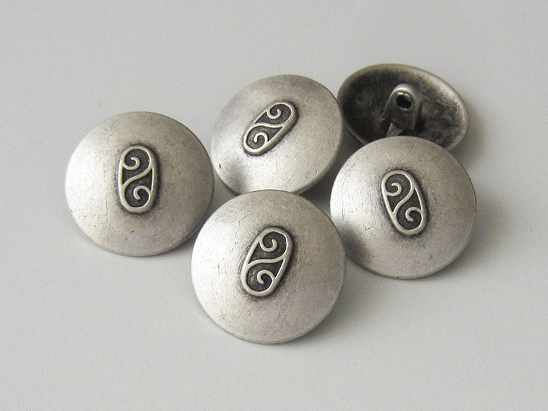 www.Knopfparadies.de - 0790as - Älter wirkende altsilberfarbene Metallknöpfe mit Doppel Spirale