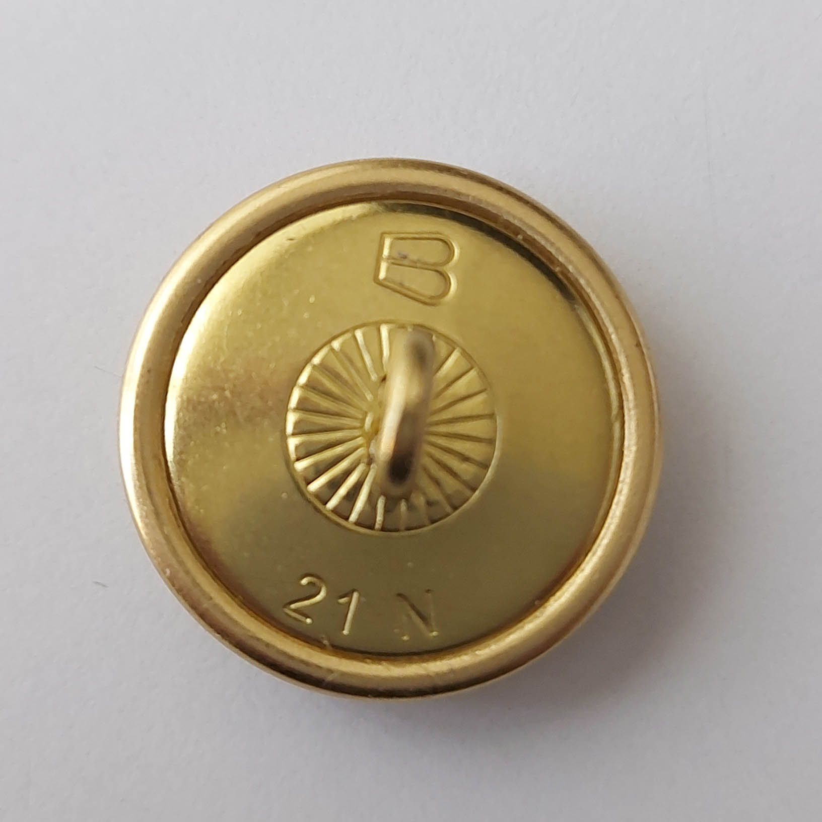 Goldfarbene Metallknöpfe mit gekörnter Oberfläche – 21 mm, Öse