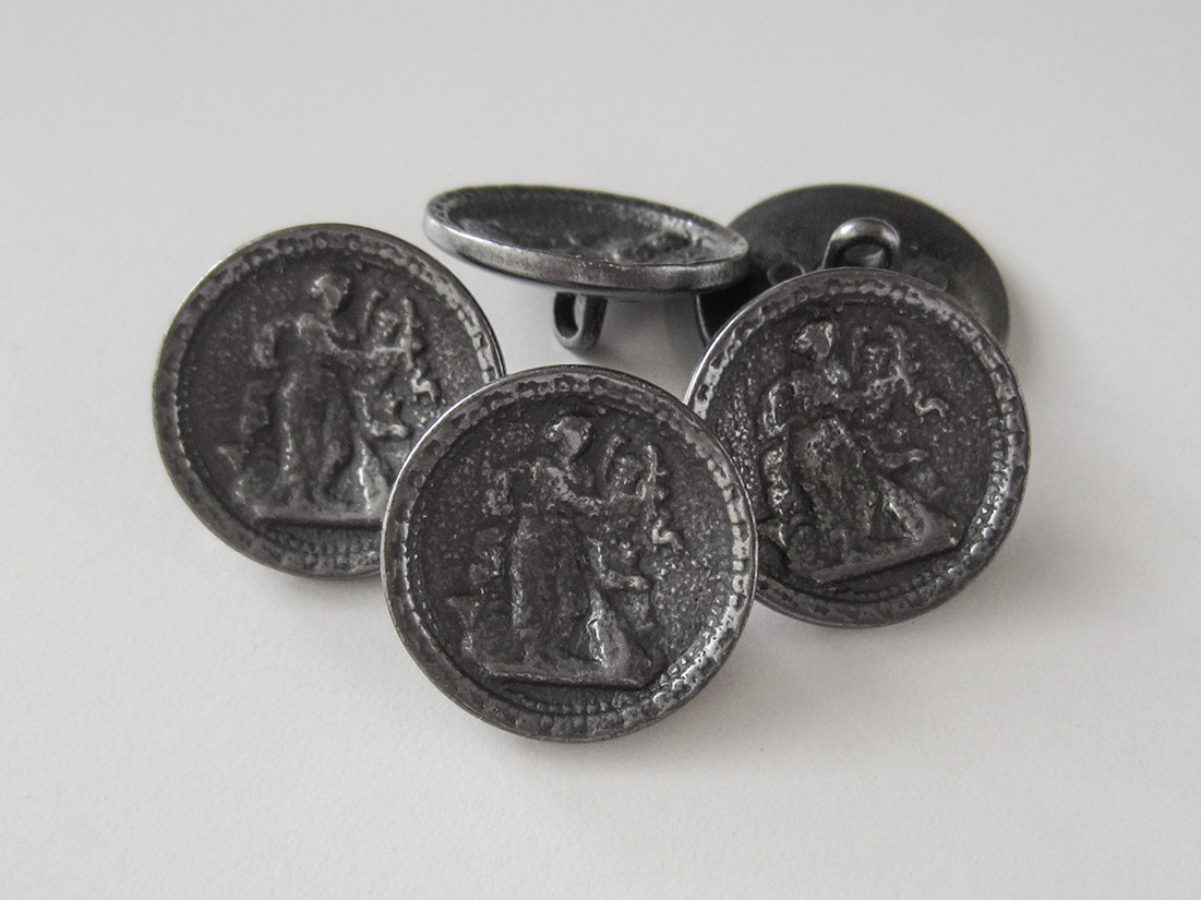Metall Knopf mit Relief Motiv Harfe spielender Engel
