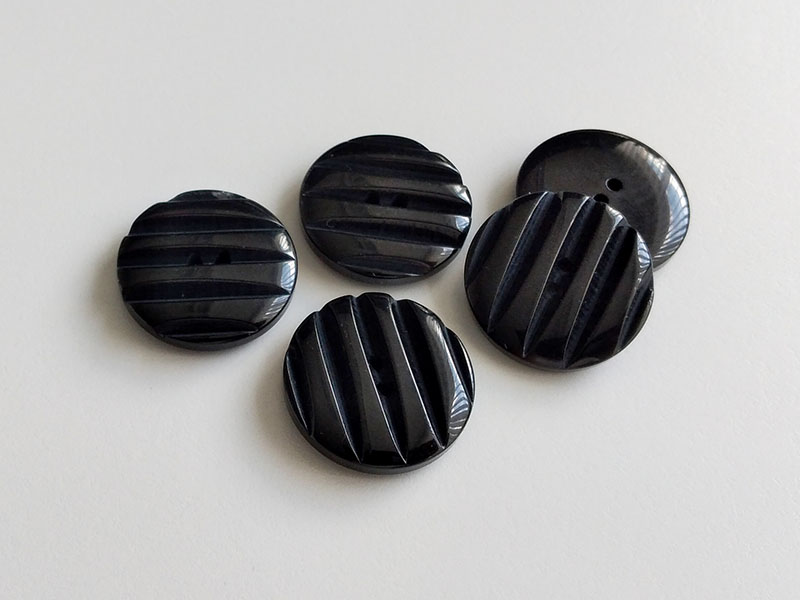 www.knopfparadies.de - 4734sc - Schwarze Mantelknöpfe aus Kunststoff