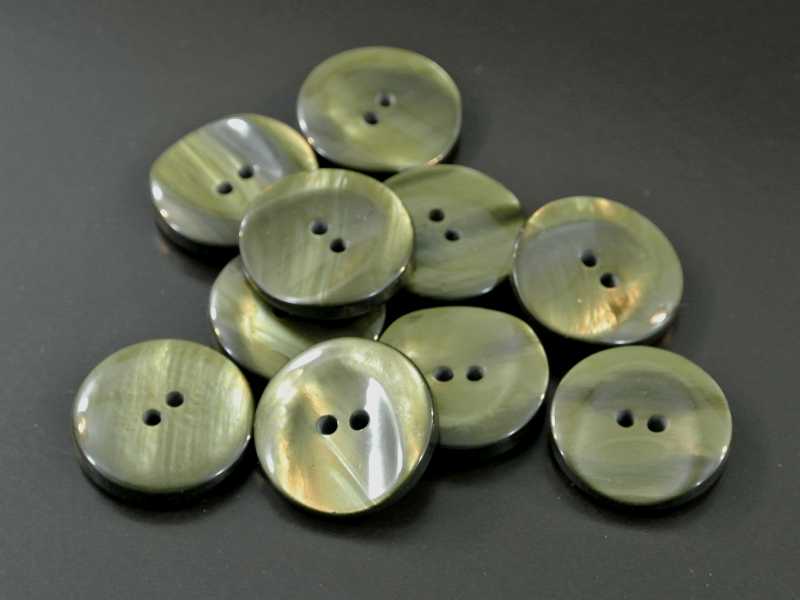 Oliv-grüner Knopf in Perlmuttoptik