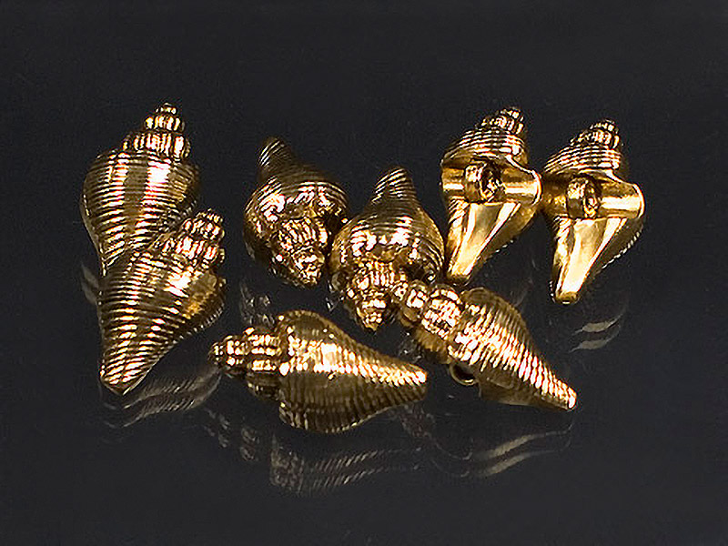 www.knopfparadies.de  - k822go - altgoldene Muschelknöpfe Öse strukturierte Oberfläche