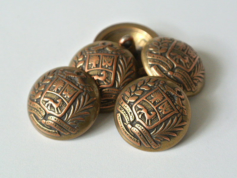 Feudaler messing-kupferfb. Metall Knopf mit Wappen