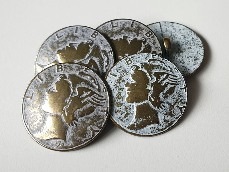 Altmessingfarbene, sehr alt wirkende Münzknöpfe - vintage LIBERTY