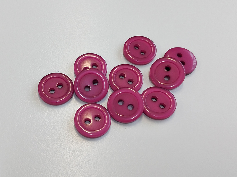 www.knopfparadies.de - 6198li - Kleine, schlichte Blusenknöpfe, magentafarben