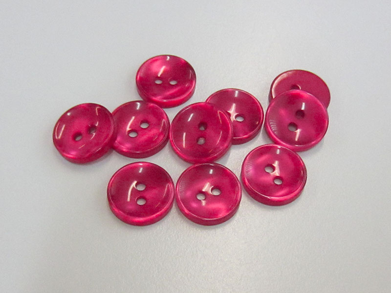 www.Knopfparadies.de - 5961pi - Kleine Zweilochknöpfe aus Kunststoff in Pink