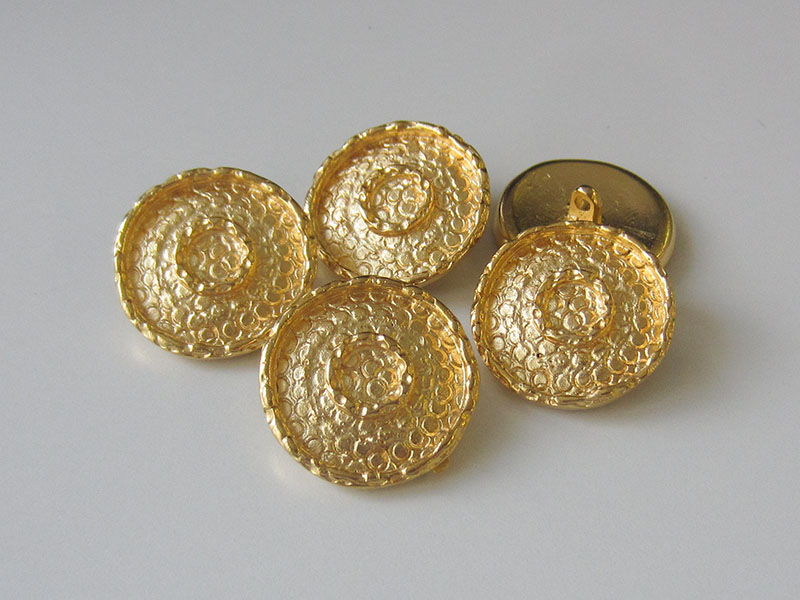 www.Knopfparadies.de - 5878go - Extravagante große goldene Metallknöpfe mit Öse
