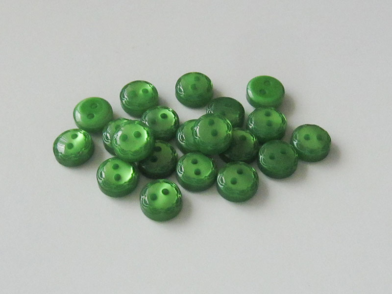 www.knopfparadies.de - 3346gr - Grüne Blusenknöpfe aus Kunststoff