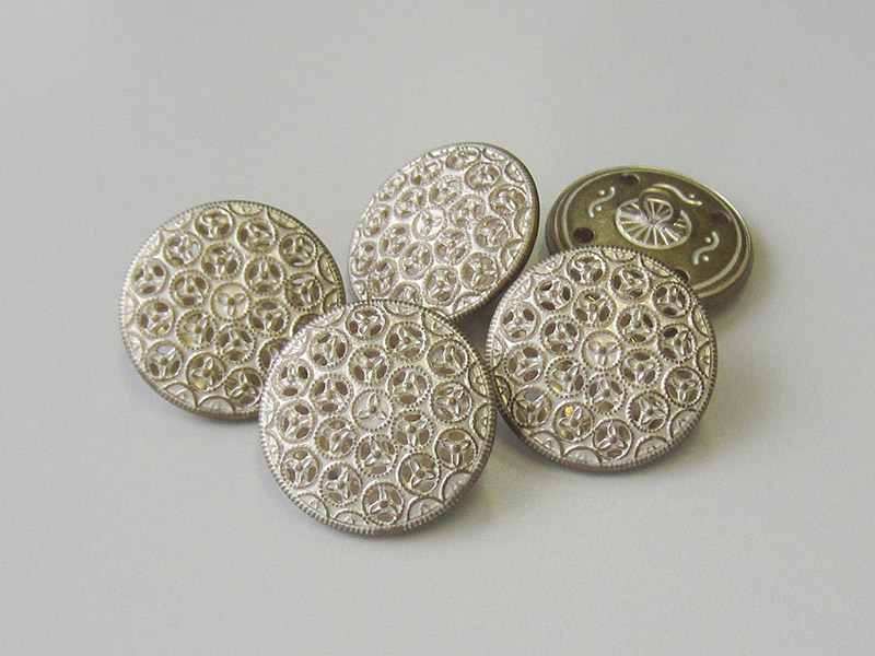 www.knopfparadies.de - 5559ms - Metallblechknöpfe mit filigranem Durchbruchmuster