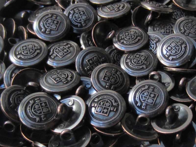 Eisen-kupferfarbener Blazer Knopf mit Wappen "1865"