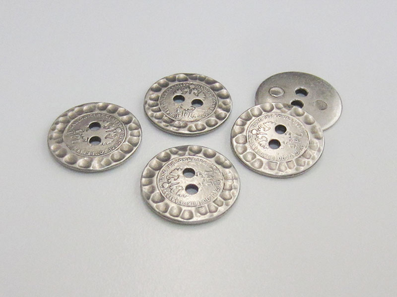 www.Knopfparadies.de - 0700as - Älter wirkende Metallknöpfe mit Münzmotiv in Altsilber