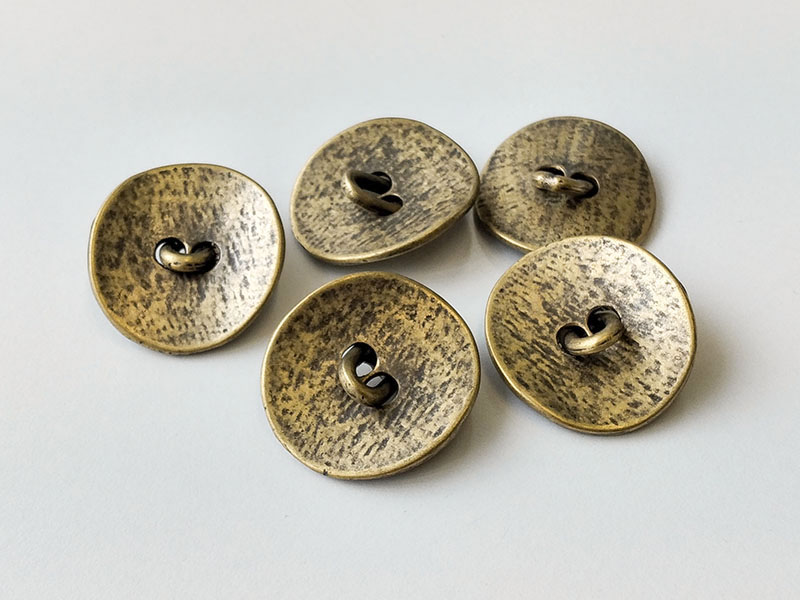 www.knopfparadies.de - 2384me - Altmessingfarbene Metallknöpfe mit beweglicher Öse.
