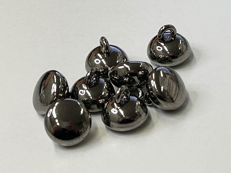 Kugelknöpfe aus Metall in dunkel chrom-farben mit Ösenbefestigung