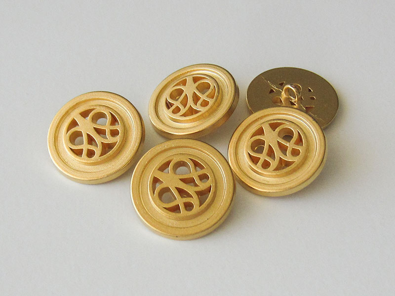 www.knopfparadies.de - 0426mg - matt goldfarbene Metallknöpfe mit Durchbruch