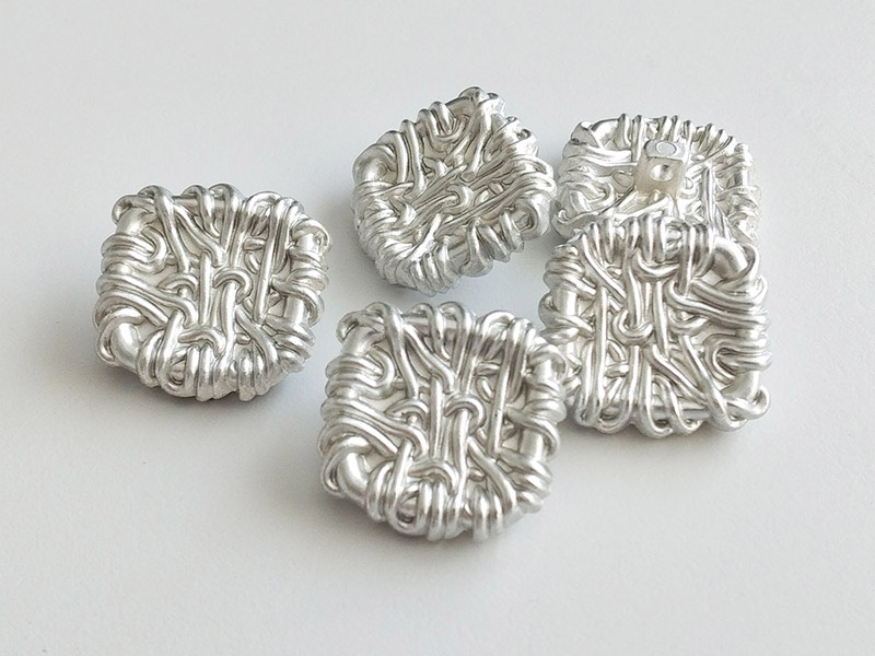 www.knopfparadies.de - 6354si - Umwerfend schöne Designerknöpfe in Silber