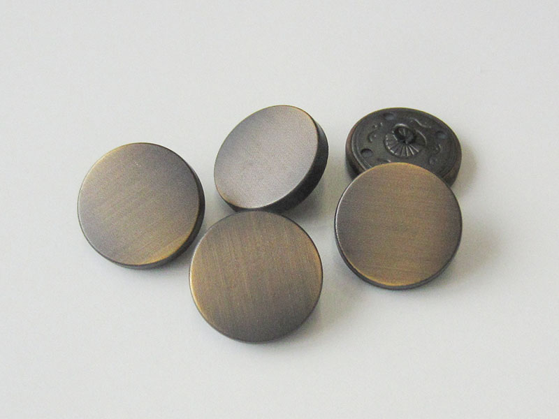www.knopfparadies. de  - 3611ei - Metallblechknöpfe mit fein strukturierter Oberfläche