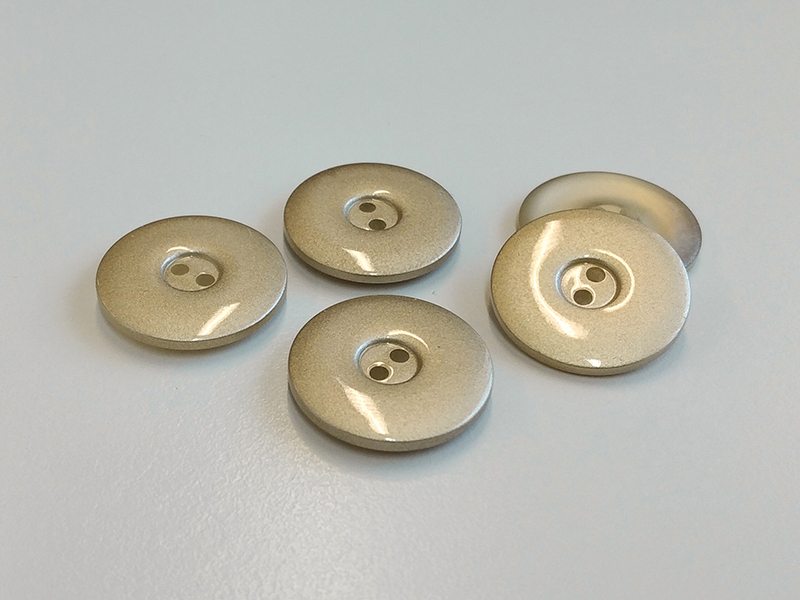 www.knopfparadies.de - 6070go - Dezent goldfarben schimmernde Kunststoffknöpfe