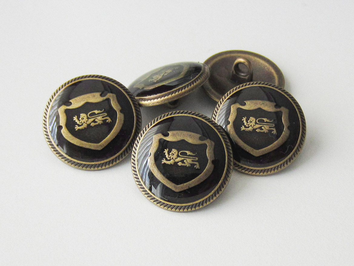 Messing-schwarzer Blazer Knopf mit Wappen und Löwe