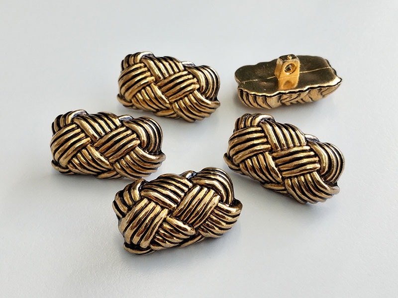 www.knopfparadies.de - 6512go - Altgoldfarbene, leichte Knebelknöpfe mit Öse