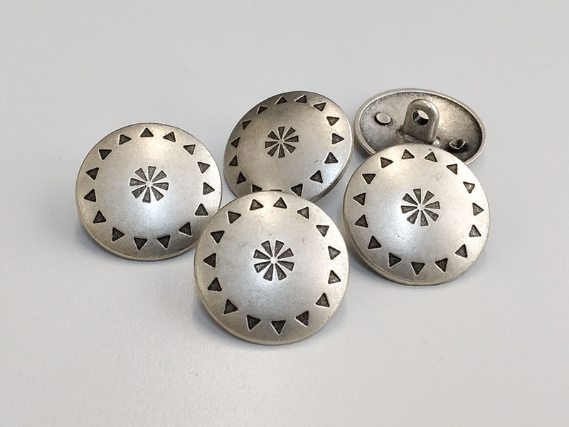 www.knopfparadies.de - 0080sm - Matt altsilberfarbene Metallknöpfe