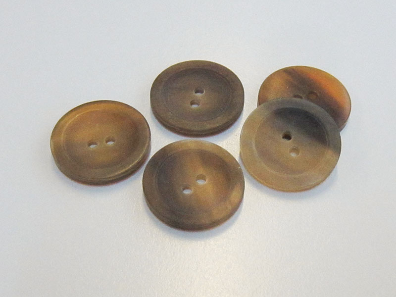 www.knopfparadies.de - 5982aa - Blond, braun und hellbraune Büffelhornknöpfe