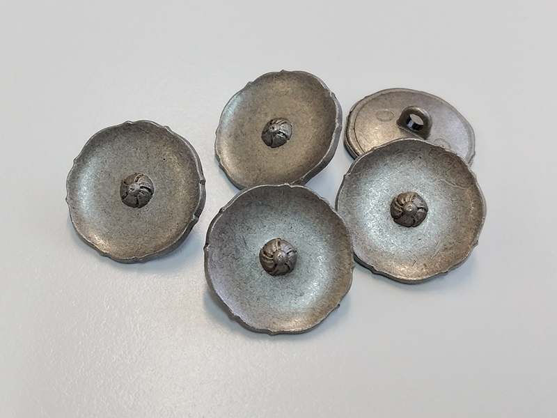 www.knopfparadies.de - 1476as - Zinnfarbene Metallknöpfe in Blütenform