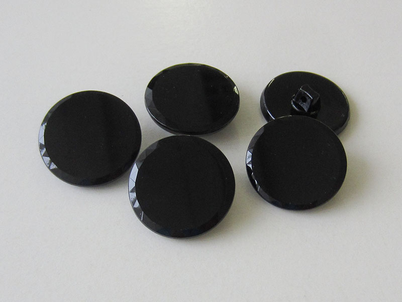 www.Knopfparadies.de - 1532sc - Edle große schwarze Glasknöpfe mit facettiertem Rand