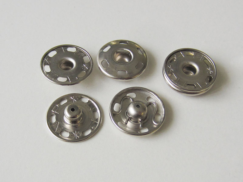 www.Knopfparadies.de - 4390si - Silberne Druckknöpfe aus Metall