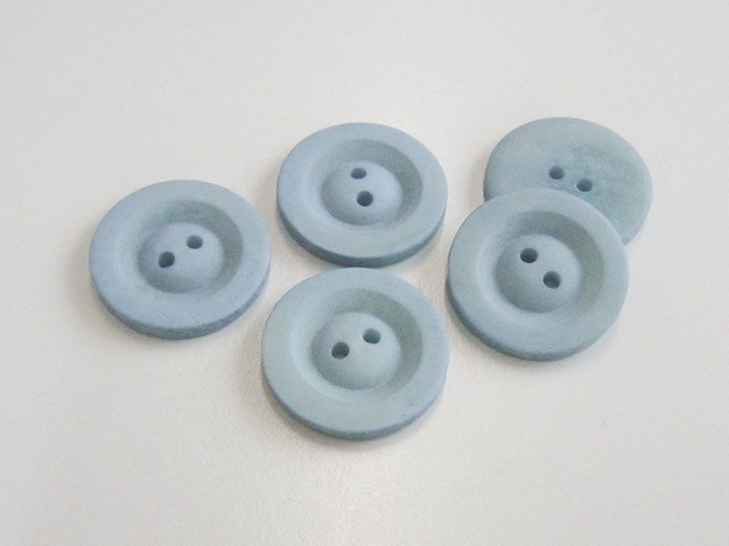 www.knopfparadies.de - 2836bl - Blaue Mantelknöpfe aus Kunststoff