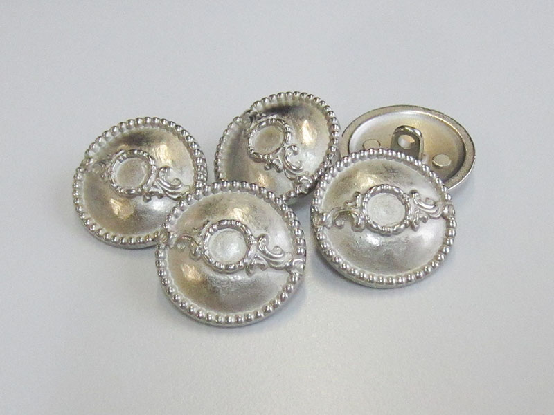 Silberfarbene Metallknöpfe