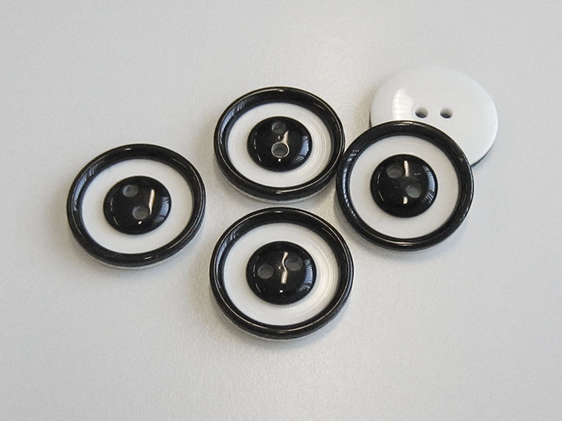 www.knopfparadies.de - 2045sc - Schwarze weiße Kunststoffknöpfe