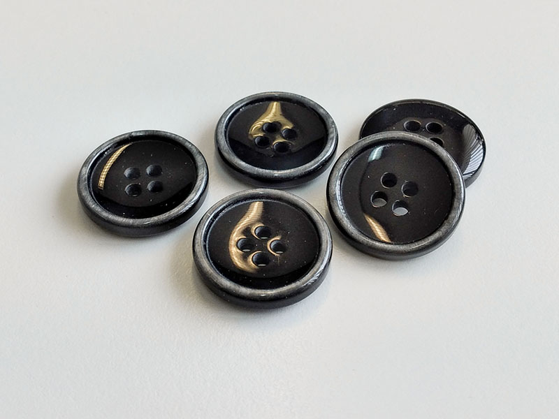 www.knopfparadies.de - 6025gr - Schwarze Kunststoffknöpfe mit grauem Rand