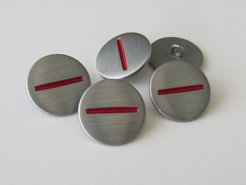 www.Knopfparadies.de - 5328sr - Moderne Metallknöpfe mit rotem Strich