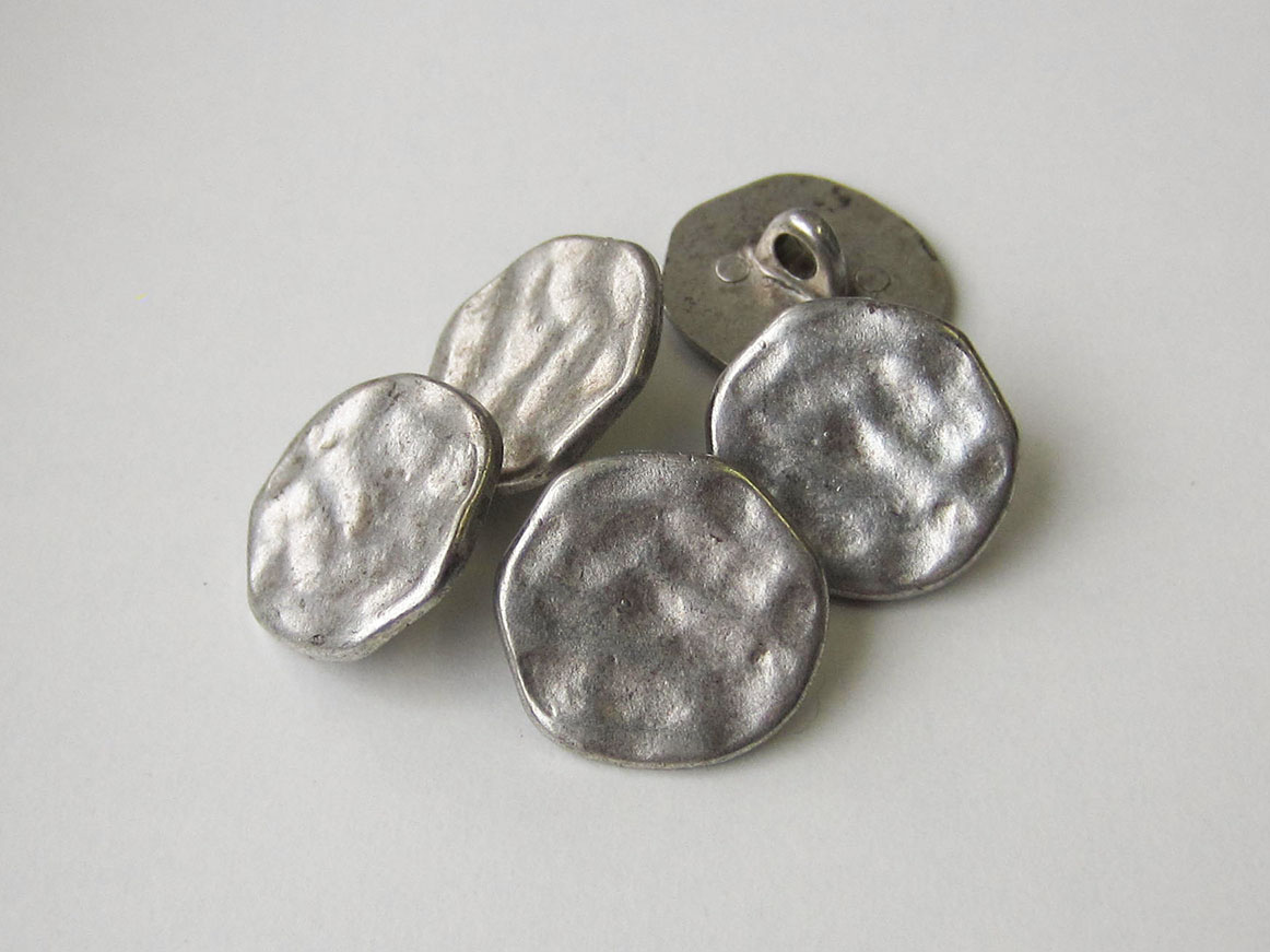 www.knopfparadies.de - j100as - Altsilberfarbene Trachtenknöpfe aus Metall in Vintage-Look