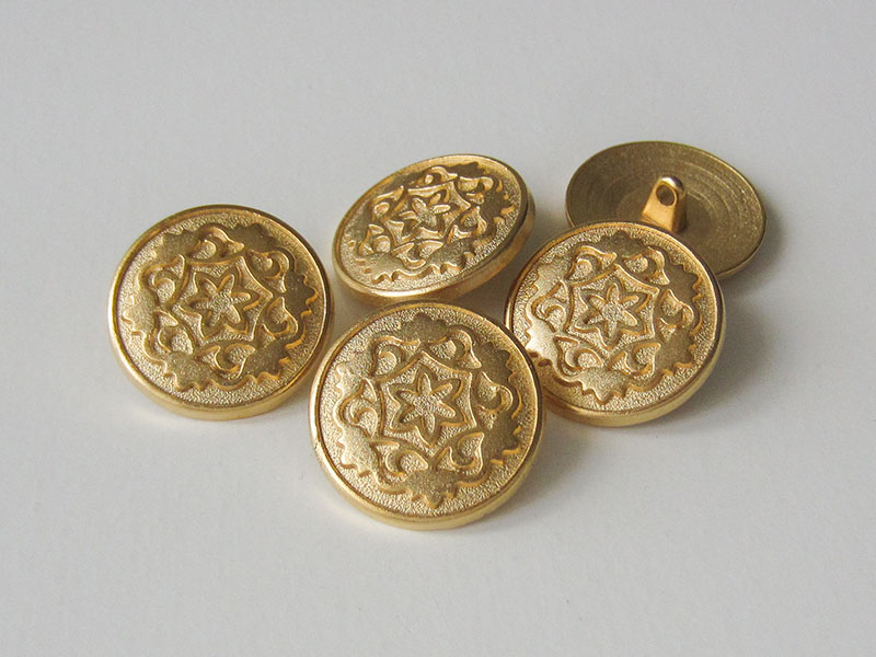www.Knopfparadies.de - 0574go - Edle goldene Metallknöpfe mit Blumen Motiv