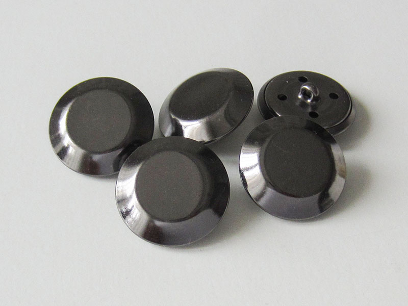 www.Knopfparadies.de - 2042ch - Leichte chromfarbene Metallblechknöpfe in besonderer Form